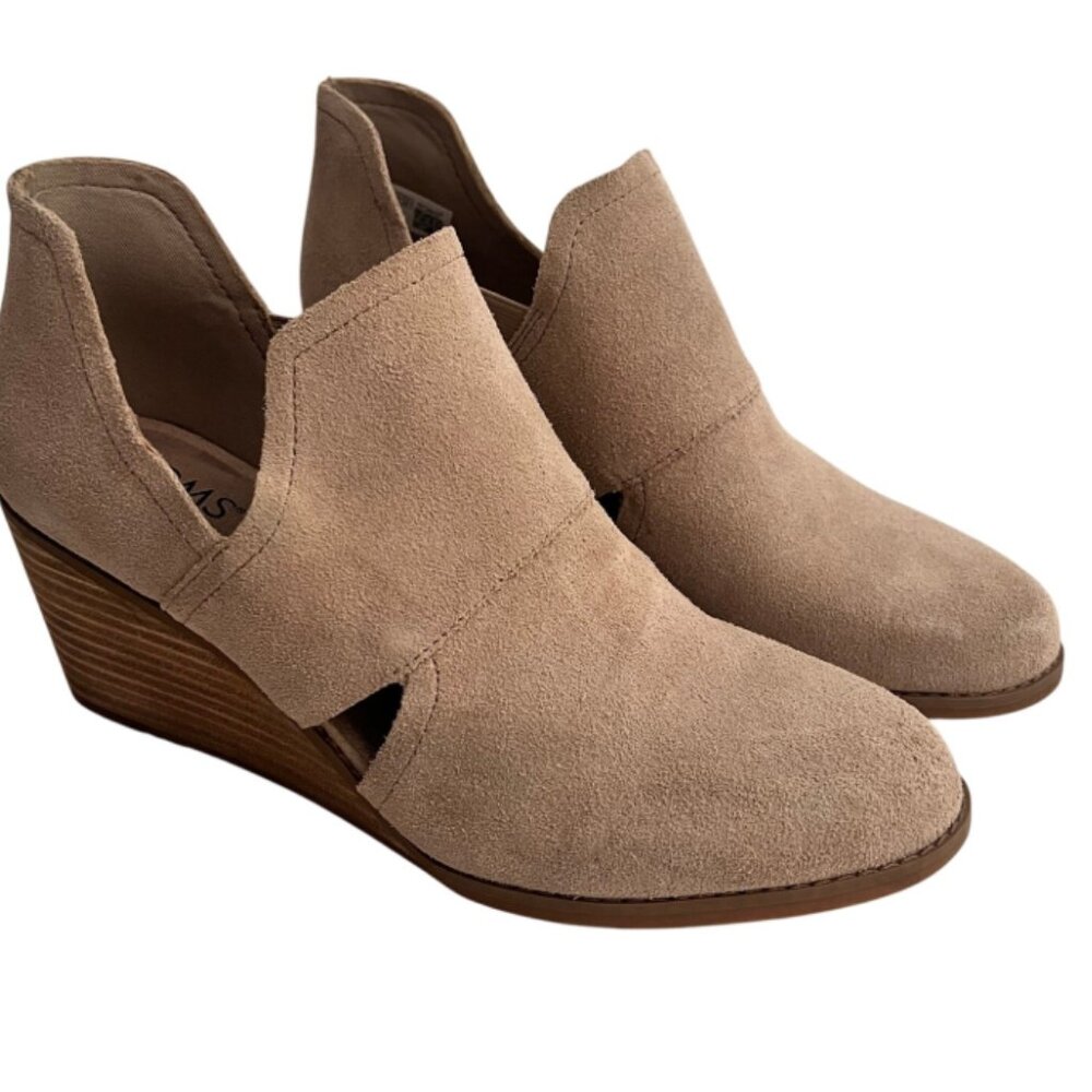 Toms Kallie Cutout Wedge - size 8.5